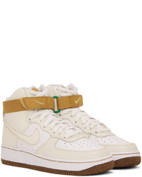 Scarpe sportive in pelle beige di Nike