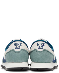 Scarpe sportive in pelle bianche e blu di Nike