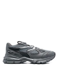 Scarpe sportive in pelle grigio scuro di Axel Arigato