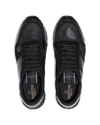 Scarpe sportive in pelle mimetiche nere di Valentino Garavani