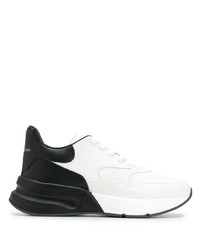 Scarpe sportive in pelle nere e bianche di Alexander McQueen
