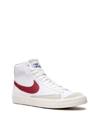 Scarpe sportive in pelle scamosciata bianche di Nike