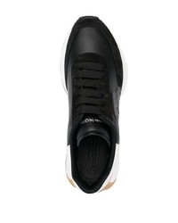 Scarpe sportive in pelle scamosciata nere di Alexander McQueen