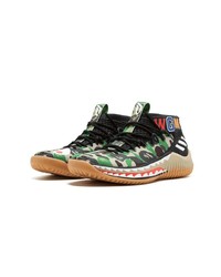 Scarpe sportive mimetiche multicolori di adidas