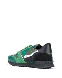 Scarpe sportive mimetiche verde scuro di Valentino Garavani