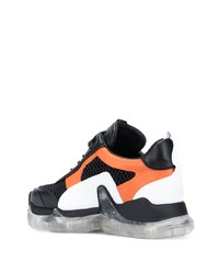 Scarpe sportive nere e arancione di SWEA