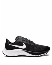 Scarpe sportive nere e bianche di Nike