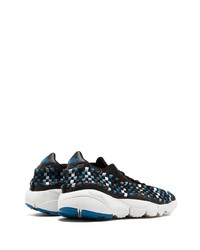 Scarpe sportive nere e blu di Nike