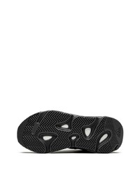 Scarpe sportive nere di adidas YEEZY