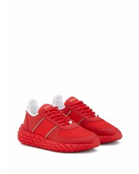 Scarpe sportive rosse di Giuseppe Zanotti