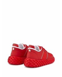 Scarpe sportive rosse di Giuseppe Zanotti