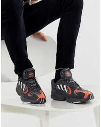 Scarpe sportive stampate nere di adidas Originals