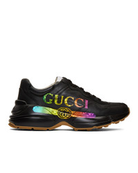 Scarpe sportive stampate nere di Gucci