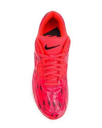 Scarpe sportive stampate rosse di Nike