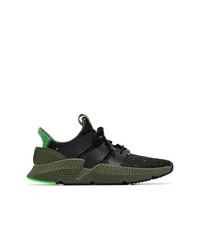 Scarpe sportive verde scuro di adidas