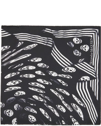 Sciarpa di seta stampata nera e bianca di Alexander McQueen