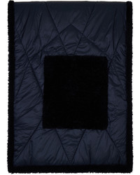 Sciarpa trapuntata blu scuro di Giorgio Armani