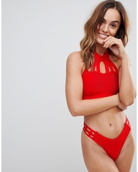 Slip bikini rossi di Amy Lynn