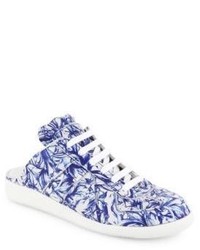 Sneakers a fiori azzurre