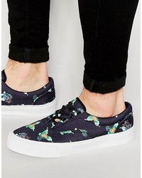 Sneakers a fiori nere di Asos