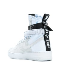 Sneakers alte azzurre di Nike
