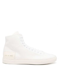 Sneakers alte bianche di Common Projects