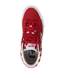 Sneakers alte di tela a quadri rosse di Vans