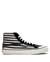 Sneakers alte di tela a righe orizzontali bianche e nere di Vans