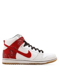 Sneakers alte di tela bianche e rosse di Nike