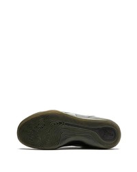 Sneakers alte di tela con stampa serpente grigie di Nike