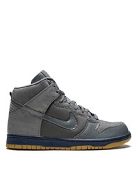 Sneakers alte di tela grigio scuro di Nike