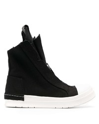 Sneakers alte di tela nere e bianche di Cinzia Araia