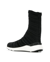 Sneakers alte di tela nere e bianche di Casadei