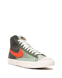 Sneakers alte di tela verde oliva di Nike