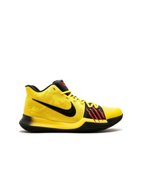 Sneakers alte gialle di Nike
