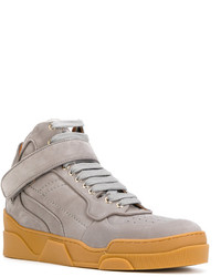 Sneakers alte grigie di Givenchy