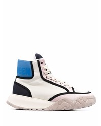 Sneakers alte in pelle bianche e blu di Alexander McQueen