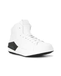 Sneakers alte in pelle bianche e nere di Cinzia Araia