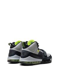 Sneakers alte in pelle grigie di Nike