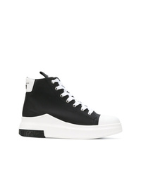 Sneakers alte in pelle nere e bianche di Cinzia Araia