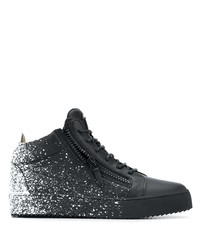 Sneakers alte in pelle nere e bianche di Giuseppe Zanotti