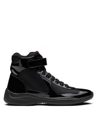 Sneakers alte in pelle nere di Prada