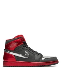 Sneakers alte in pelle rosse e nere di Jordan