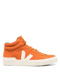 Sneakers alte in pelle scamosciata arancioni di Veja