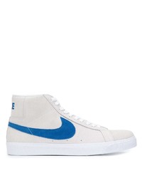 Sneakers alte in pelle scamosciata bianche e blu