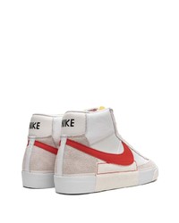 Sneakers alte in pelle scamosciata bianche di Nike