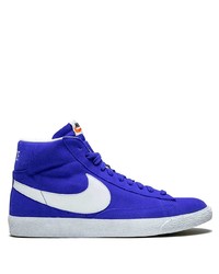 Sneakers alte in pelle scamosciata blu scuro e bianche di Nike