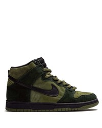 Sneakers alte in pelle scamosciata verde oliva di Nike