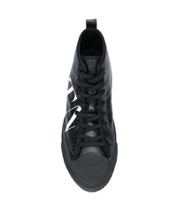 Sneakers alte in pelle stampate nere e bianche di Valentino Garavani