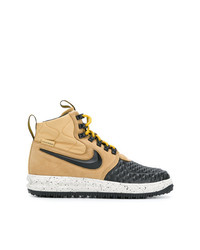 Sneakers alte marrone chiaro di Nike